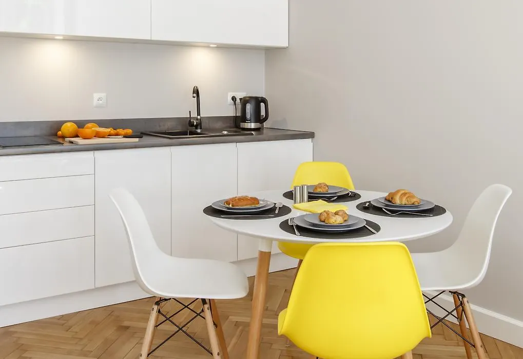 Central Place Warszawska Апартаменты